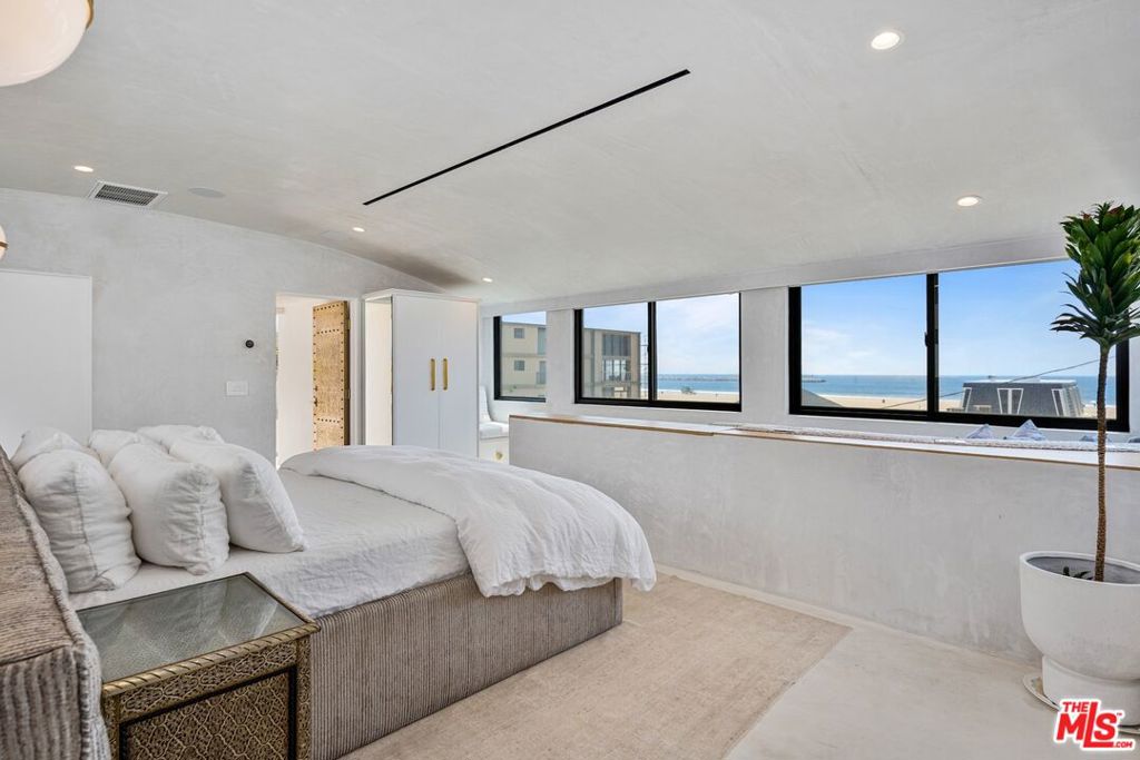 15 Reef Street Property Photo 17