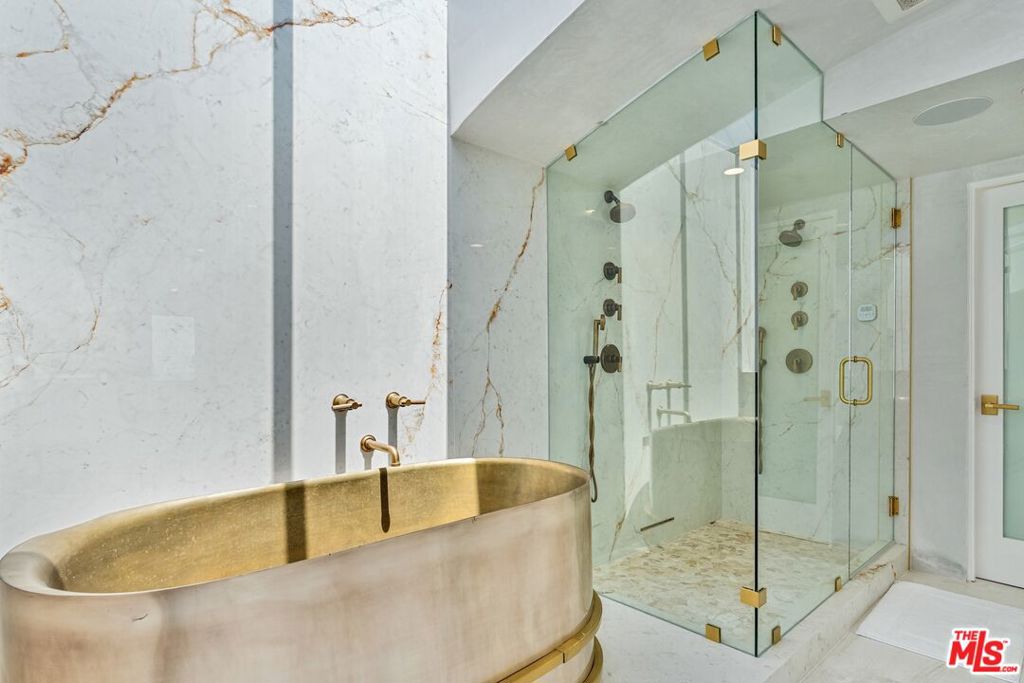 15 Reef Street Property Photo 20