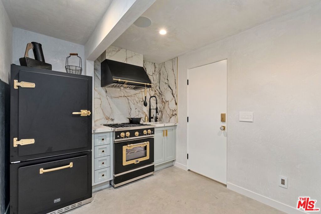 15 Reef Street Property Photo 41