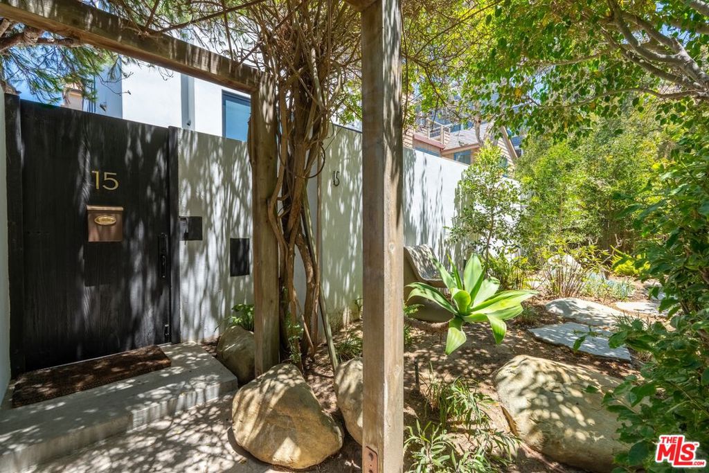 15 Reef Street Property Photo 45