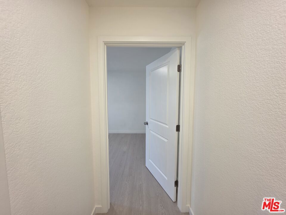 912 N Ridgewood Place 2 Property Photo 11