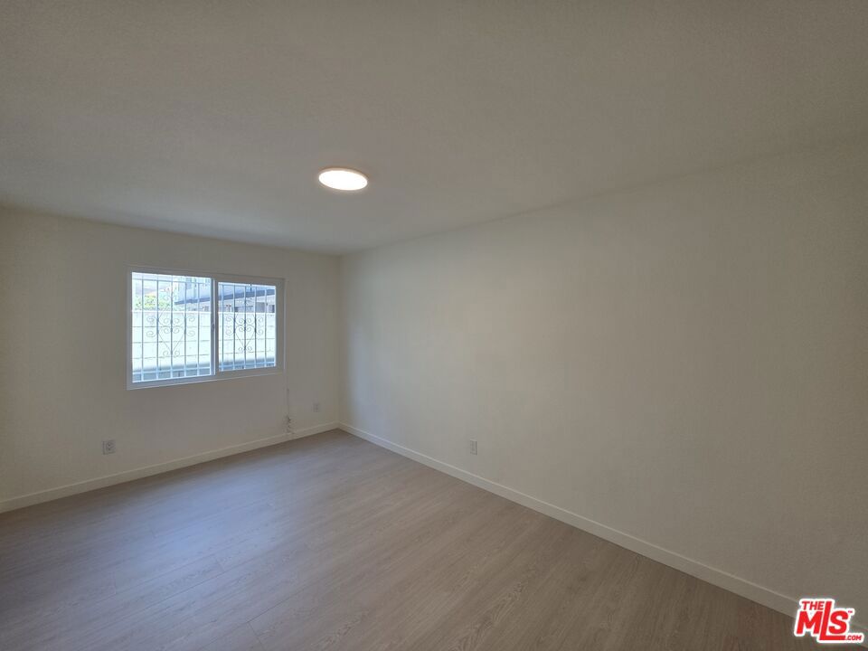 912 N Ridgewood Place 2 Property Photo 12
