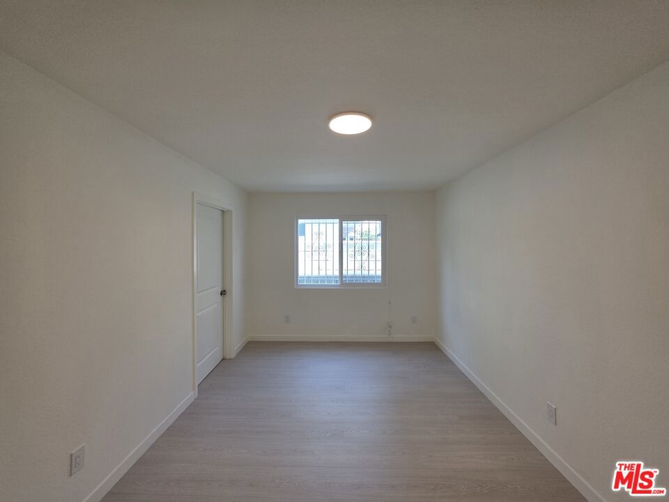 912 N Ridgewood Place 2 Property Photo 13