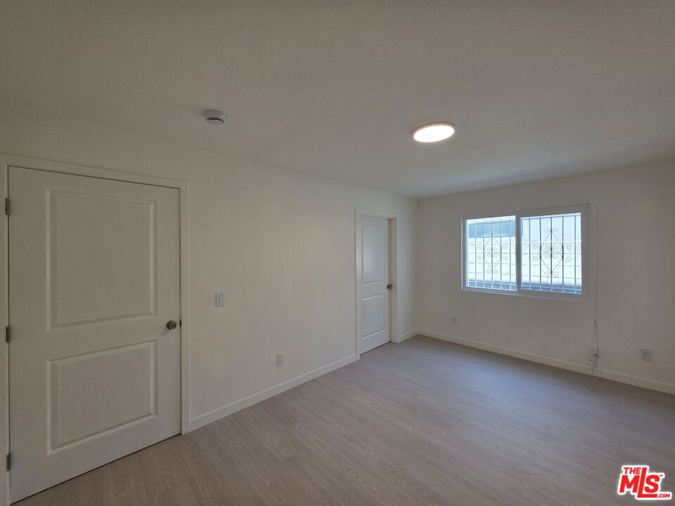 912 N Ridgewood Place 2 Property Photo 14