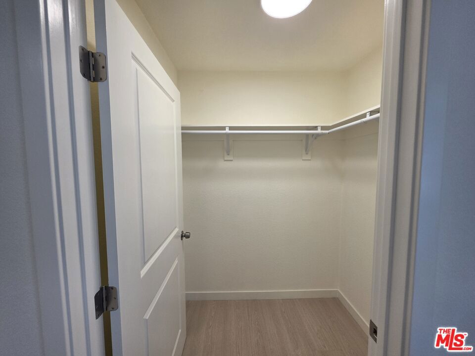 912 N Ridgewood Place 2 Property Photo 20