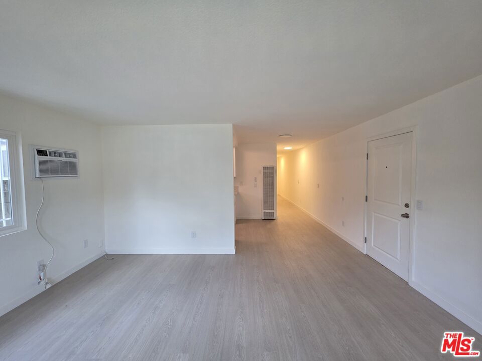 912 N Ridgewood Place 2 Property Photo 28