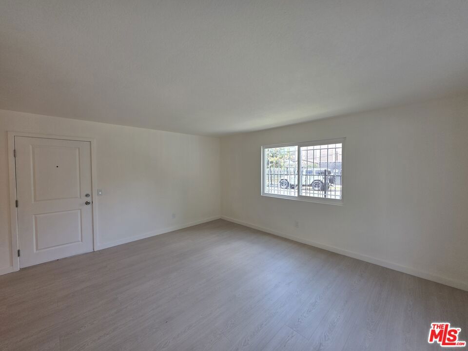 912 N Ridgewood Place 2 Property Photo 30