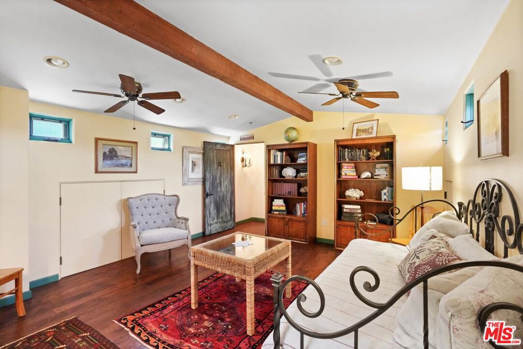 754 Basin Drive Property Photo 41