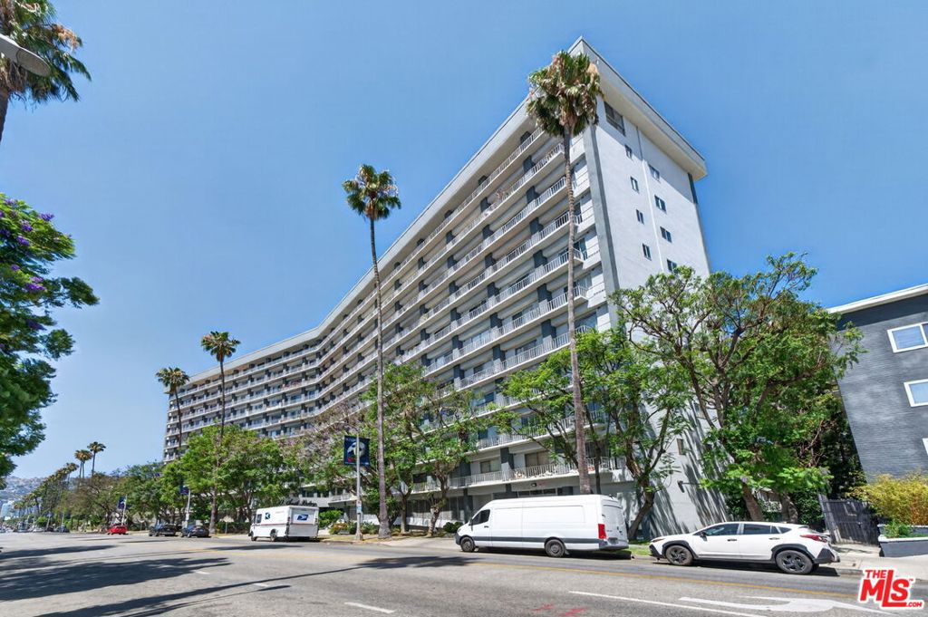 100 S Doheny Drive 719 Property Photo 2
