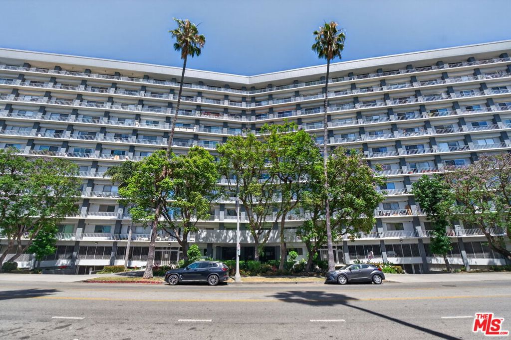 100 S Doheny Drive 719 Property Photo 5