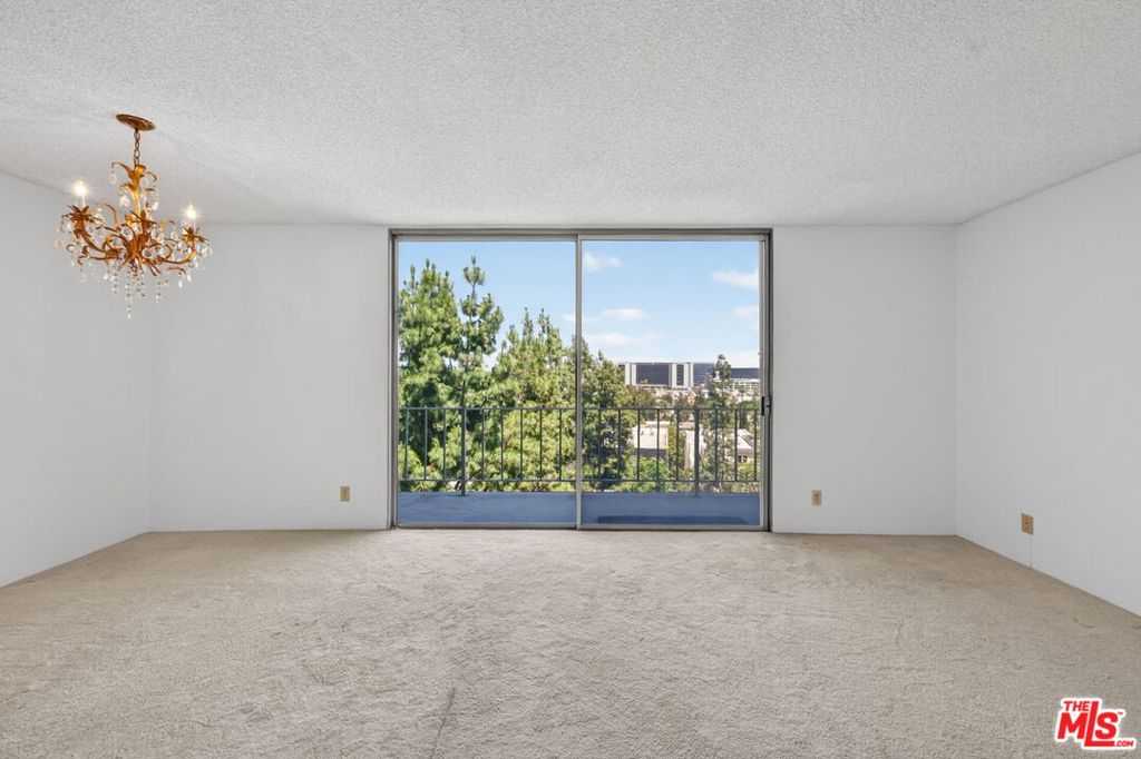 100 S Doheny Drive 719 Property Photo 15