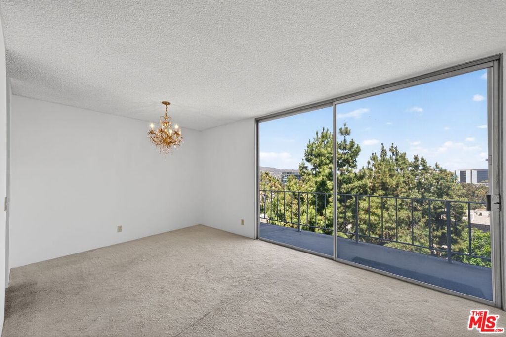 100 S Doheny Drive 719 Property Photo 16