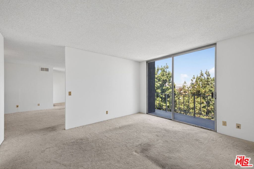 100 S Doheny Drive 719 Property Photo 27