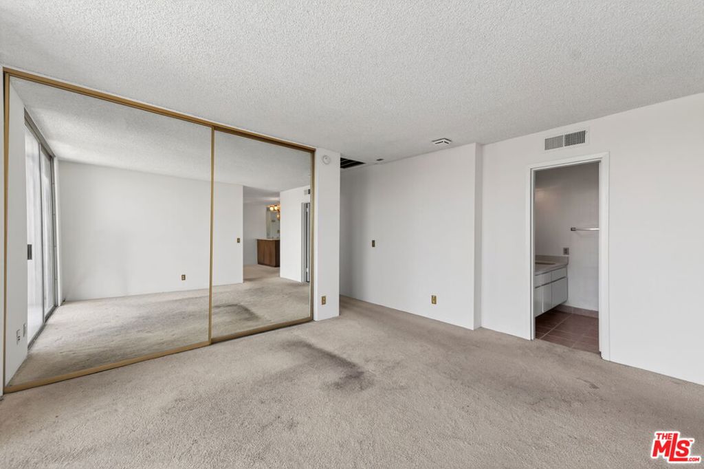 100 S Doheny Drive 719 Property Photo 29