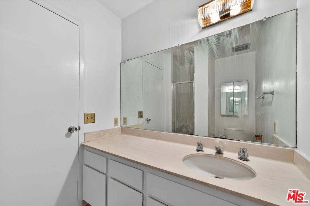 100 S Doheny Drive 719 Property Photo 31