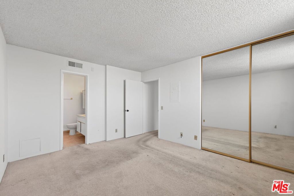 100 S Doheny Drive 719 Property Photo 35