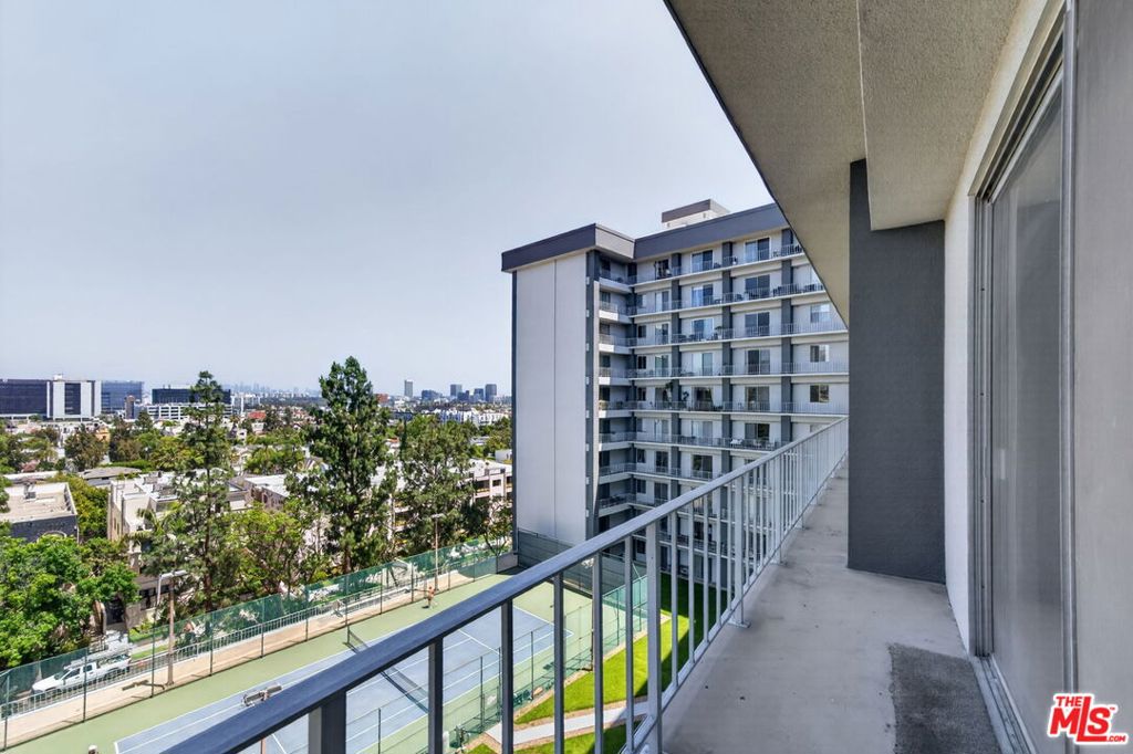 100 S Doheny Drive 719 Property Photo 37