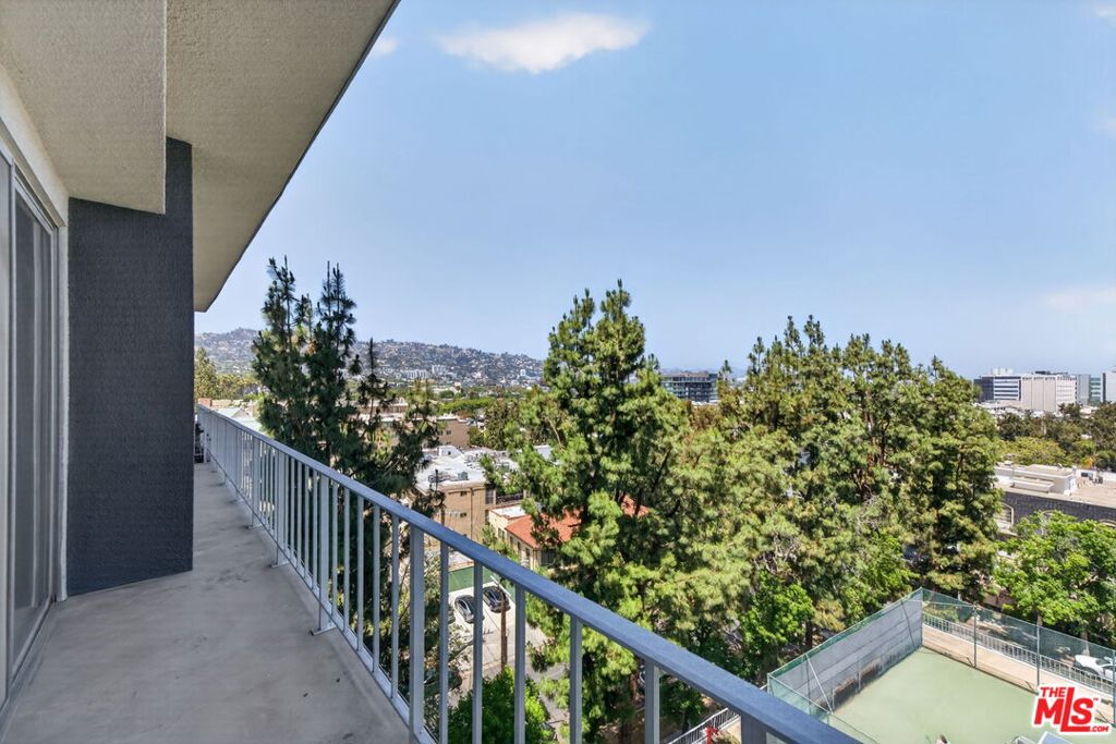 100 S Doheny Drive 719 Property Photo 40