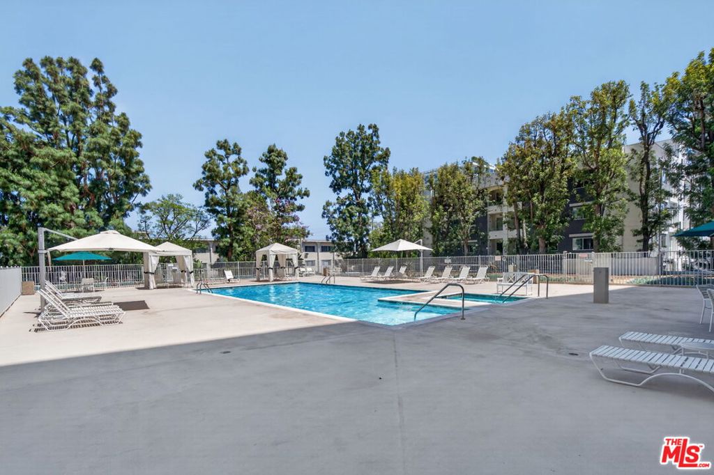 100 S Doheny Drive 719 Property Photo 44