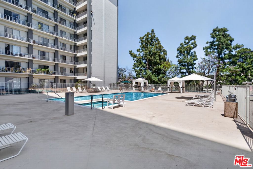 100 S Doheny Drive 719 Property Photo 47