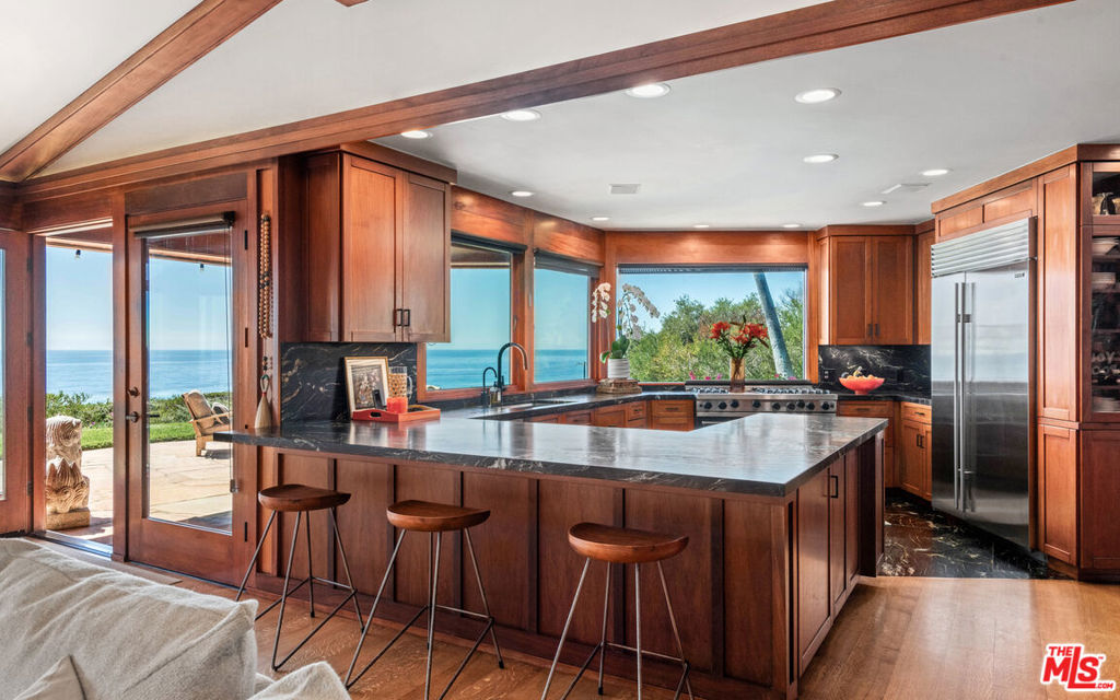 30245 Pacific Coast Highway Property Photo 11