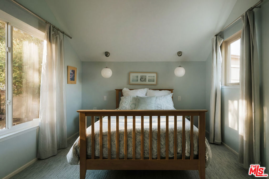 2090 E Lakeshore Drive Property Photo 19