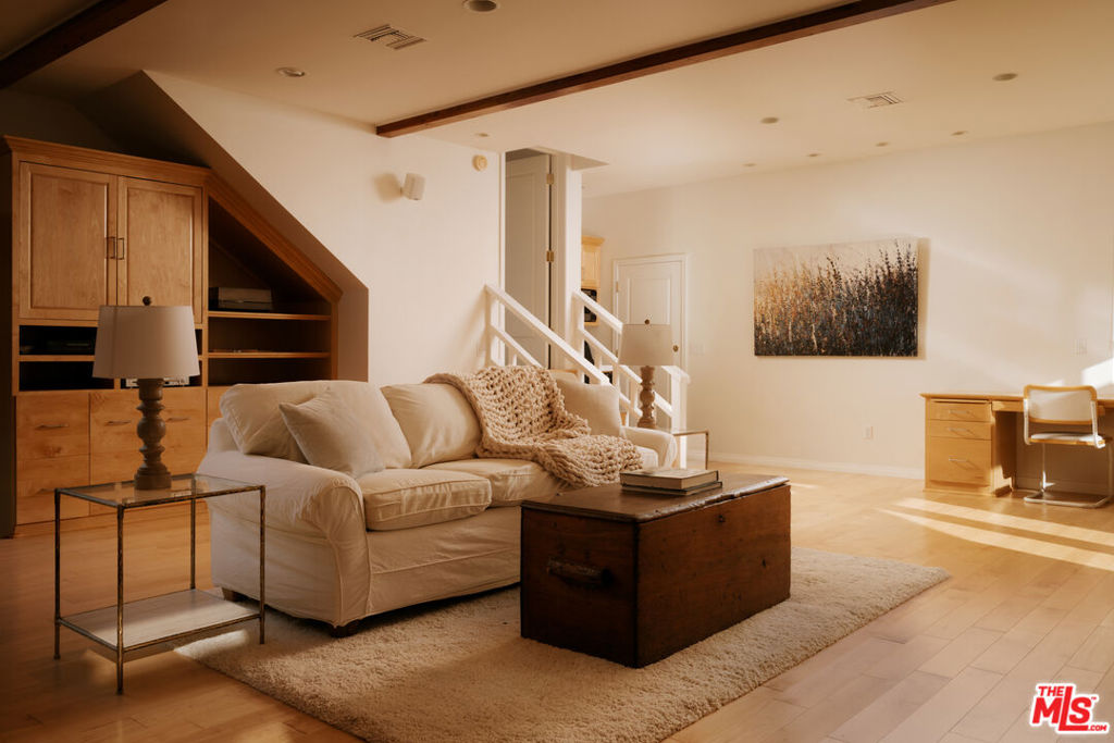 2090 E Lakeshore Drive Property Photo 22