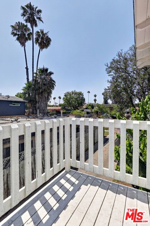14721 Sylvan Street 4 Property Photo 5
