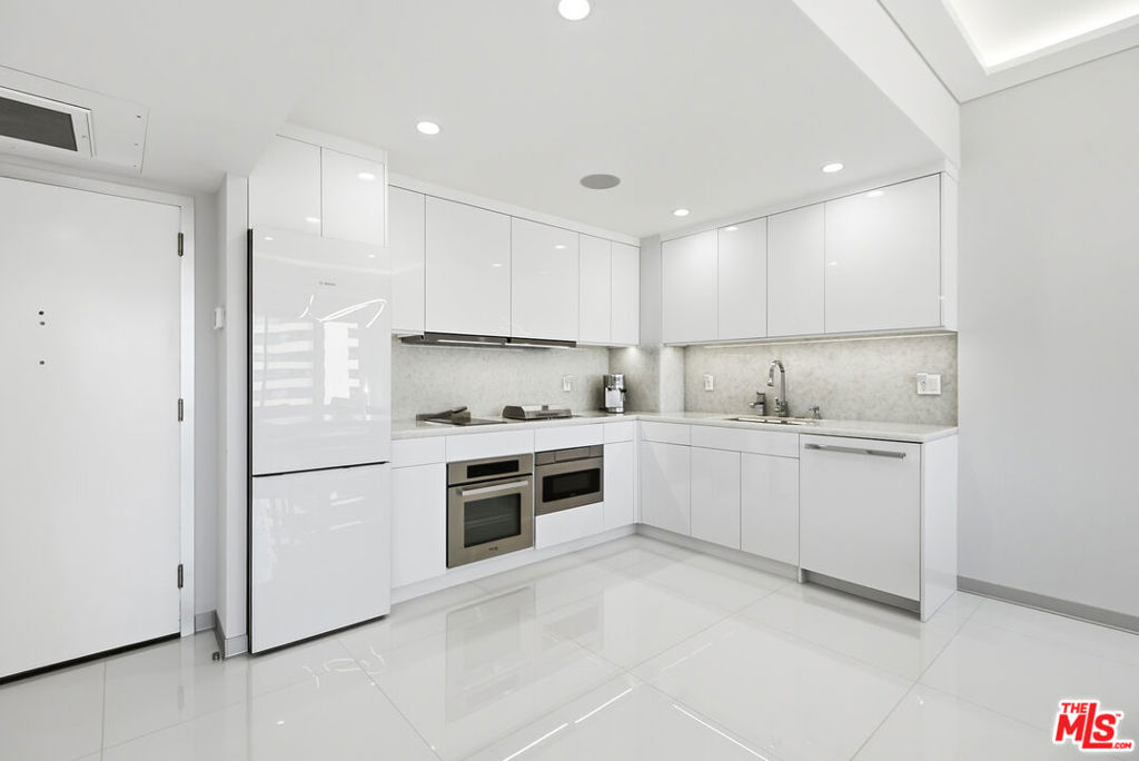 10501 Wilshire Boulevard 1007 Property Photo 7