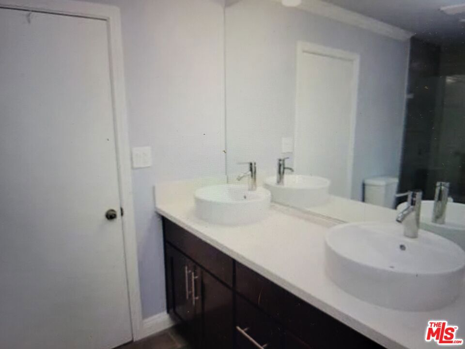 741 Crenshaw Boulevard Property Photo 2