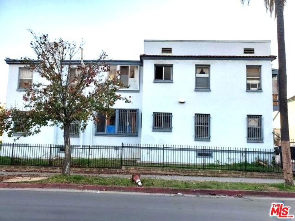 901 S Catalina Street Property Photo 3