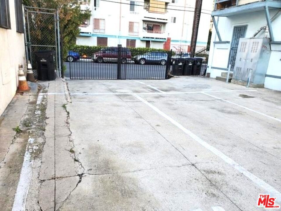 901 S Catalina Street Property Photo 6