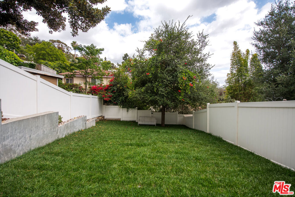 1882 Lucretia Avenue Property Photo 33