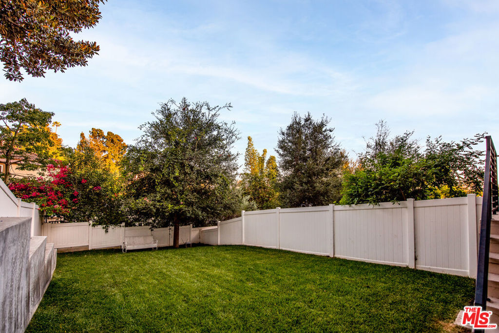 1882 Lucretia Avenue Property Photo 36