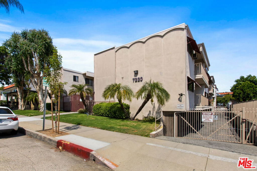 7220 -32 Bright Avenue Property Photo 12