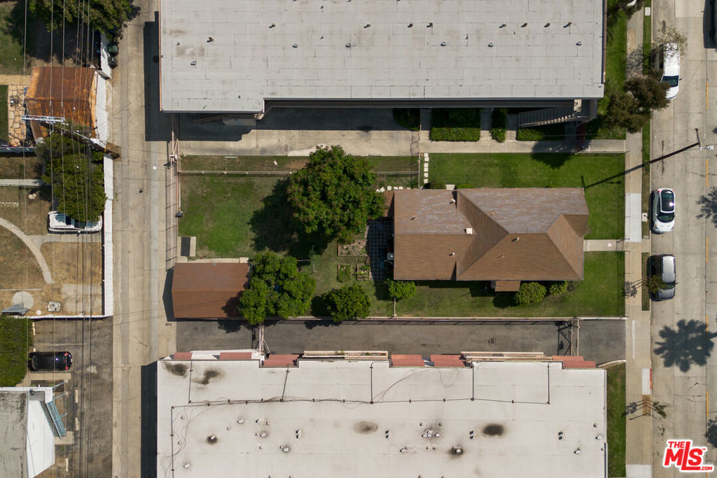 7220 -32 Bright Avenue Property Photo 23