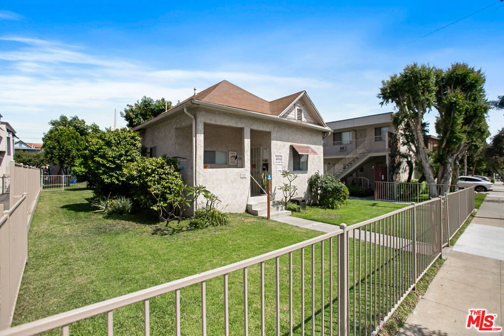 7220 -32 Bright Avenue Property Photo 34