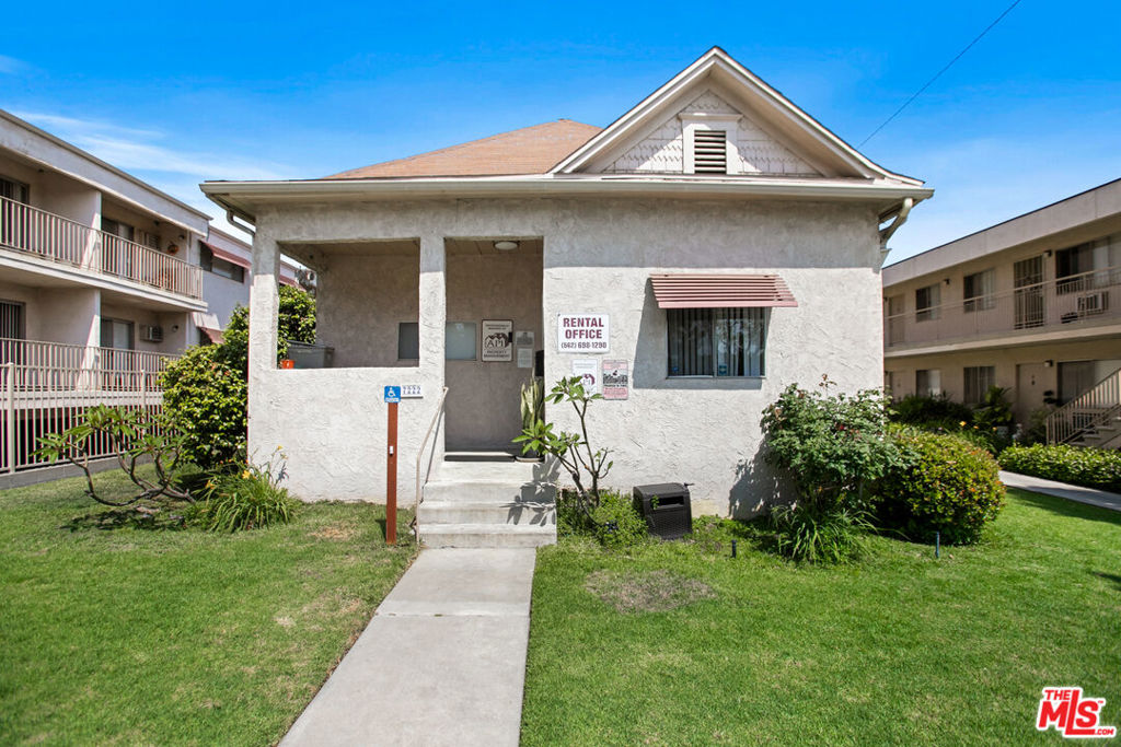 7220 -32 Bright Avenue Property Photo 35
