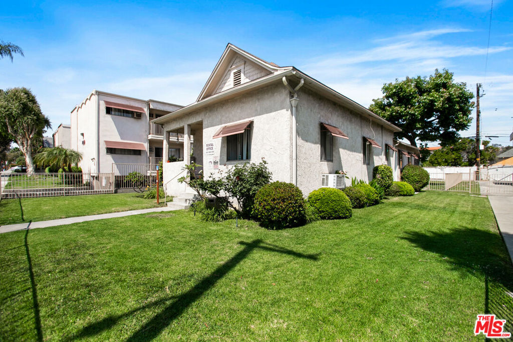 7220 -32 Bright Avenue Property Photo 36