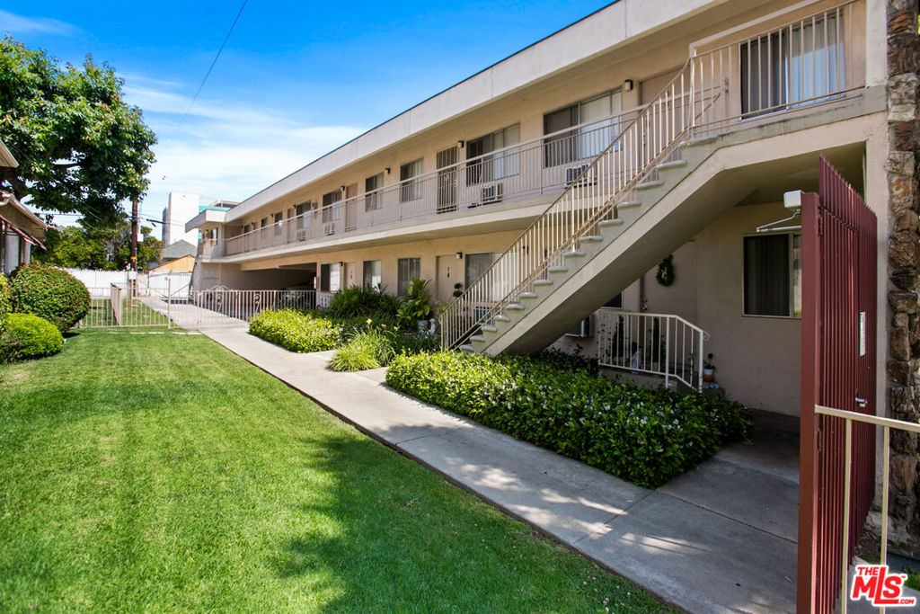 7220 -32 Bright Avenue Property Photo 49