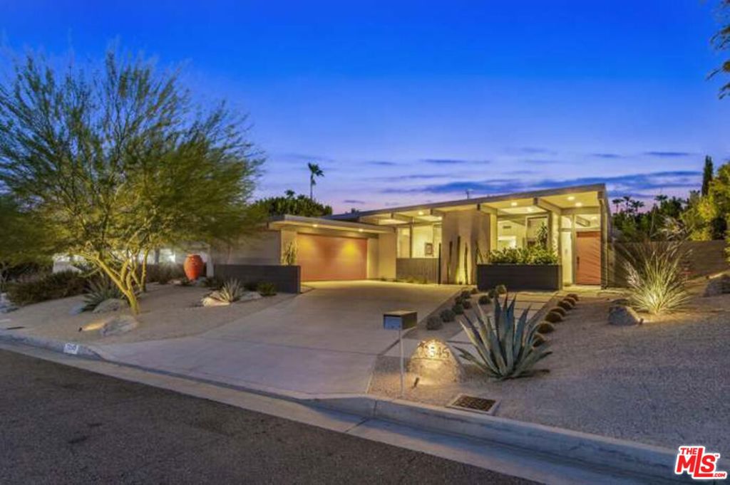 73545 Silver Moon Trail Property Photo 2
