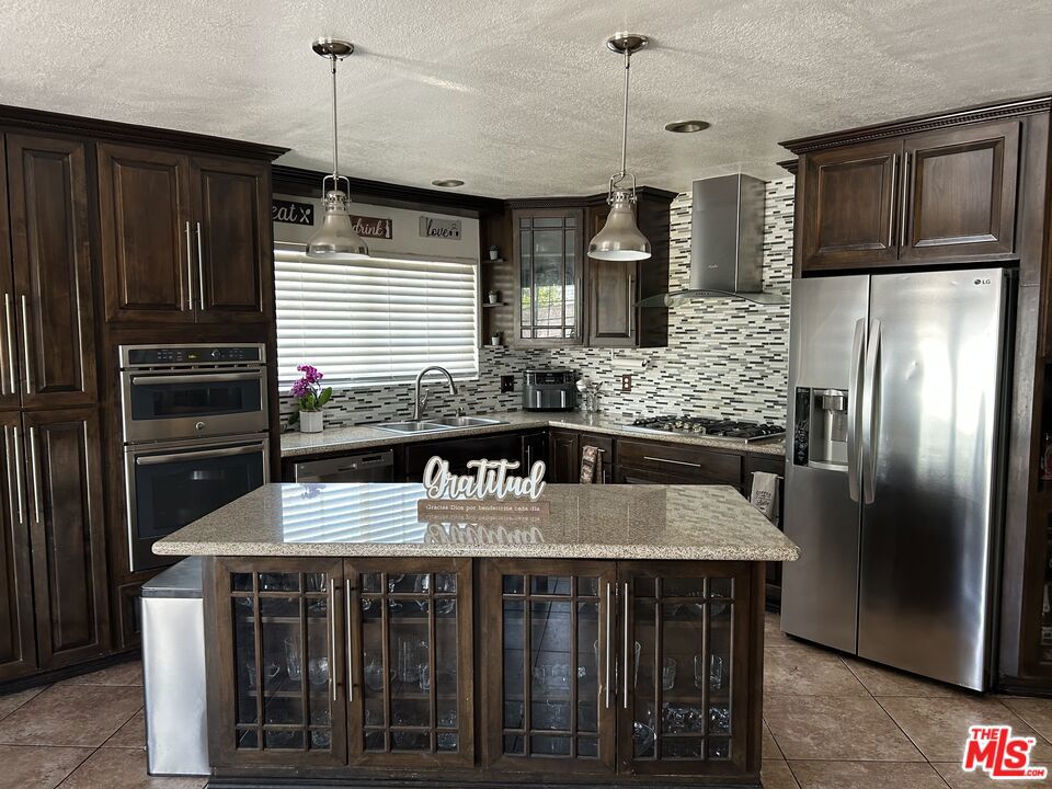 1019 N Millard Avenue Property Photo 1