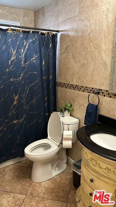 1019 N Millard Avenue Property Photo 8