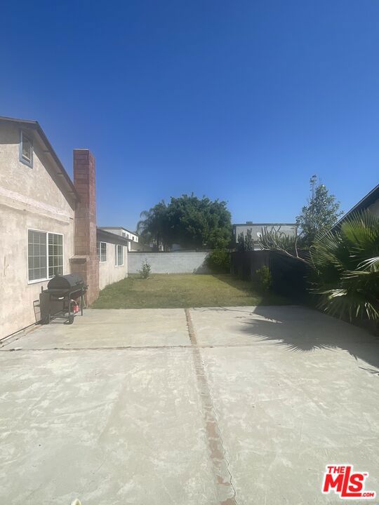 1019 N Millard Avenue Property Photo 10