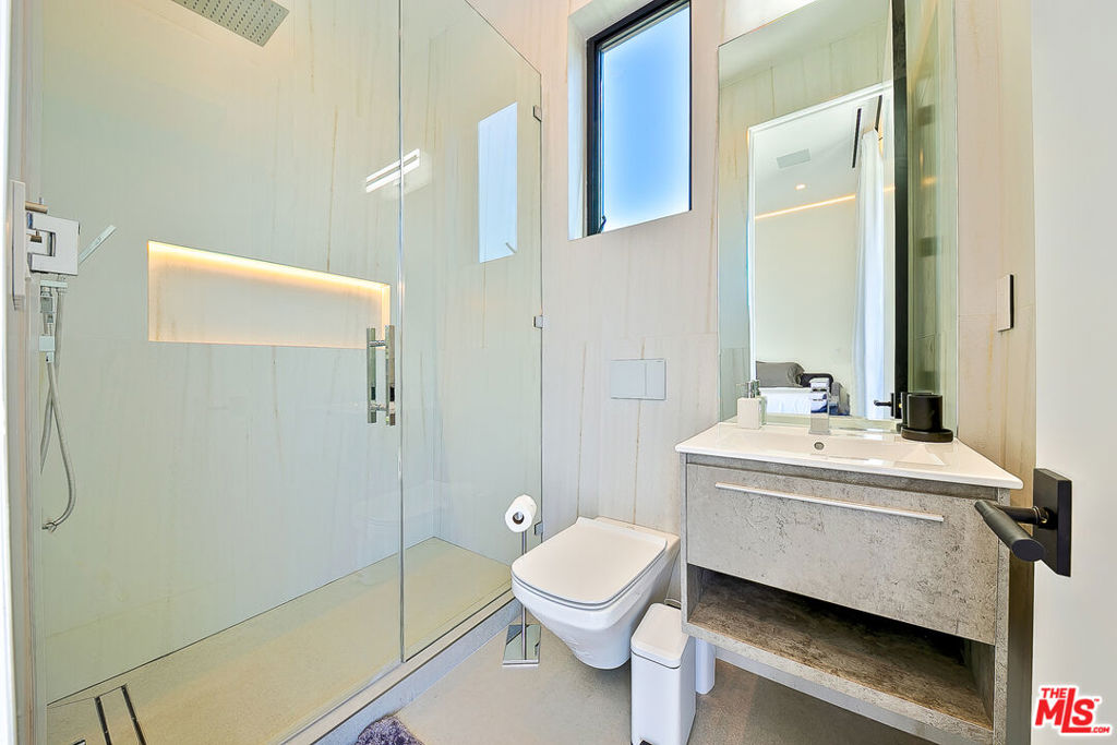 128 N Laurel Avenue Property Photo 33