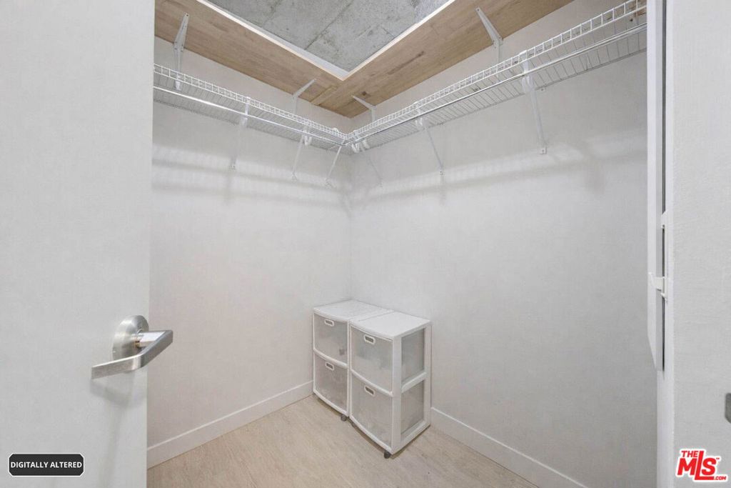645 W 9th Street 406 Property Photo 25