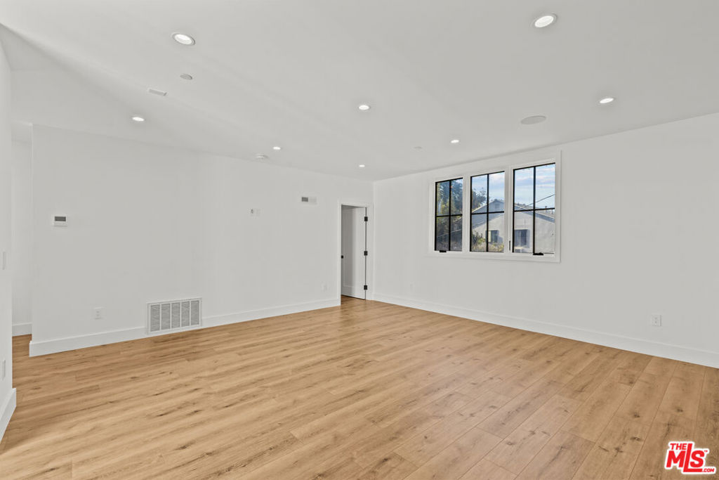 5540 Tova Road Property Photo 11