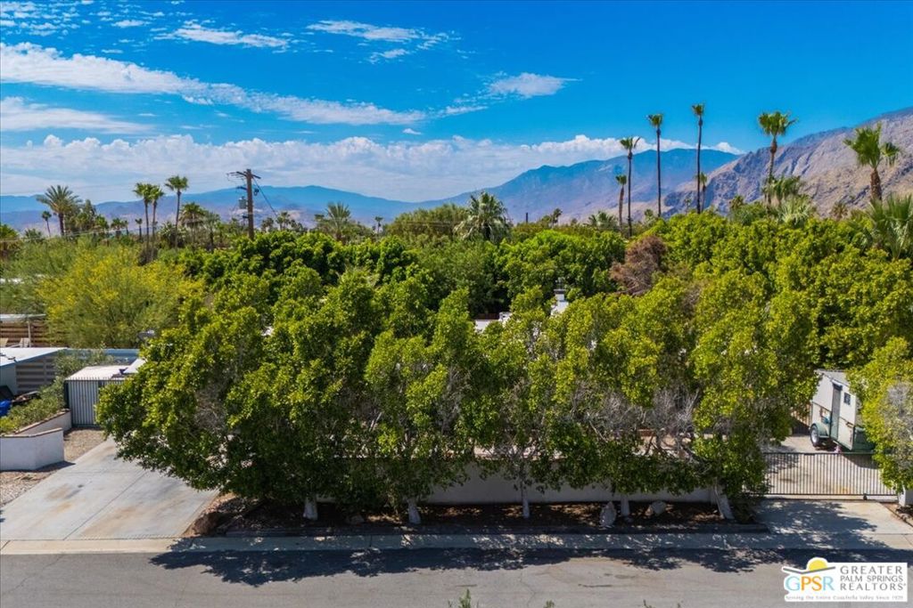 401 E Glen S Circle Property Photo 2