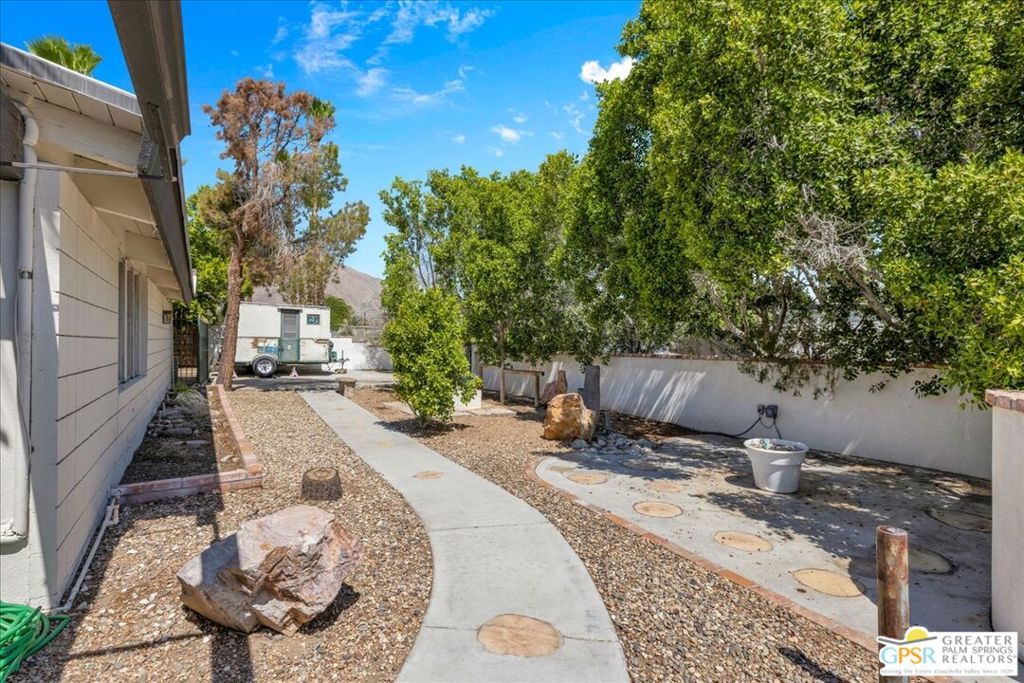 401 E Glen S Circle Property Photo 4