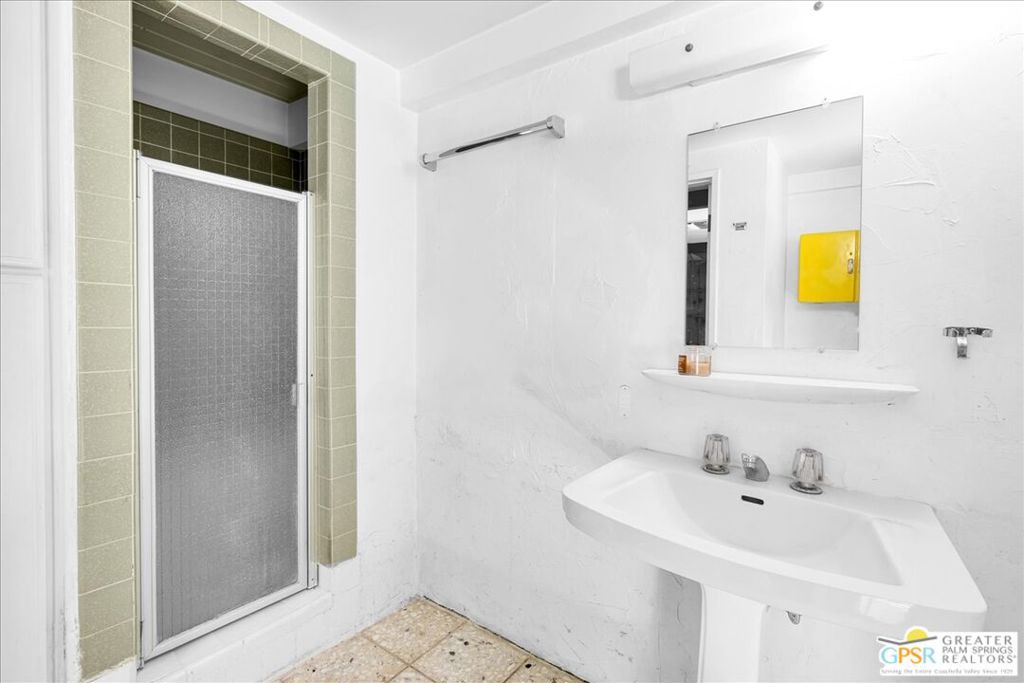 401 E Glen S Circle Property Photo 12